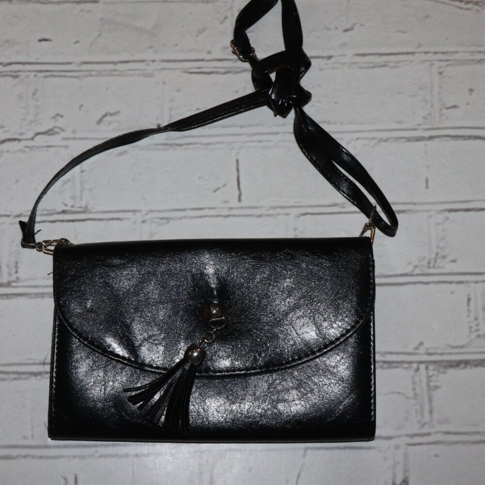 🖤 NWOT Black Glossy Flap Purse · 9.5x5" A sleek little shoulder bag